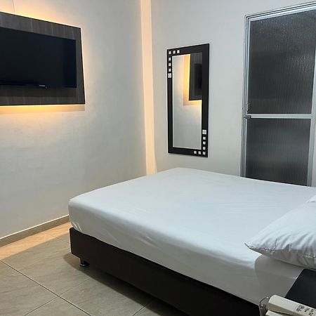 Hotel Marialu Ocaña المظهر الخارجي الصورة