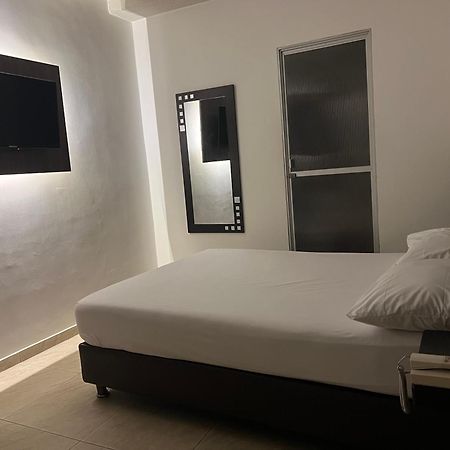 Hotel Marialu Ocaña المظهر الخارجي الصورة