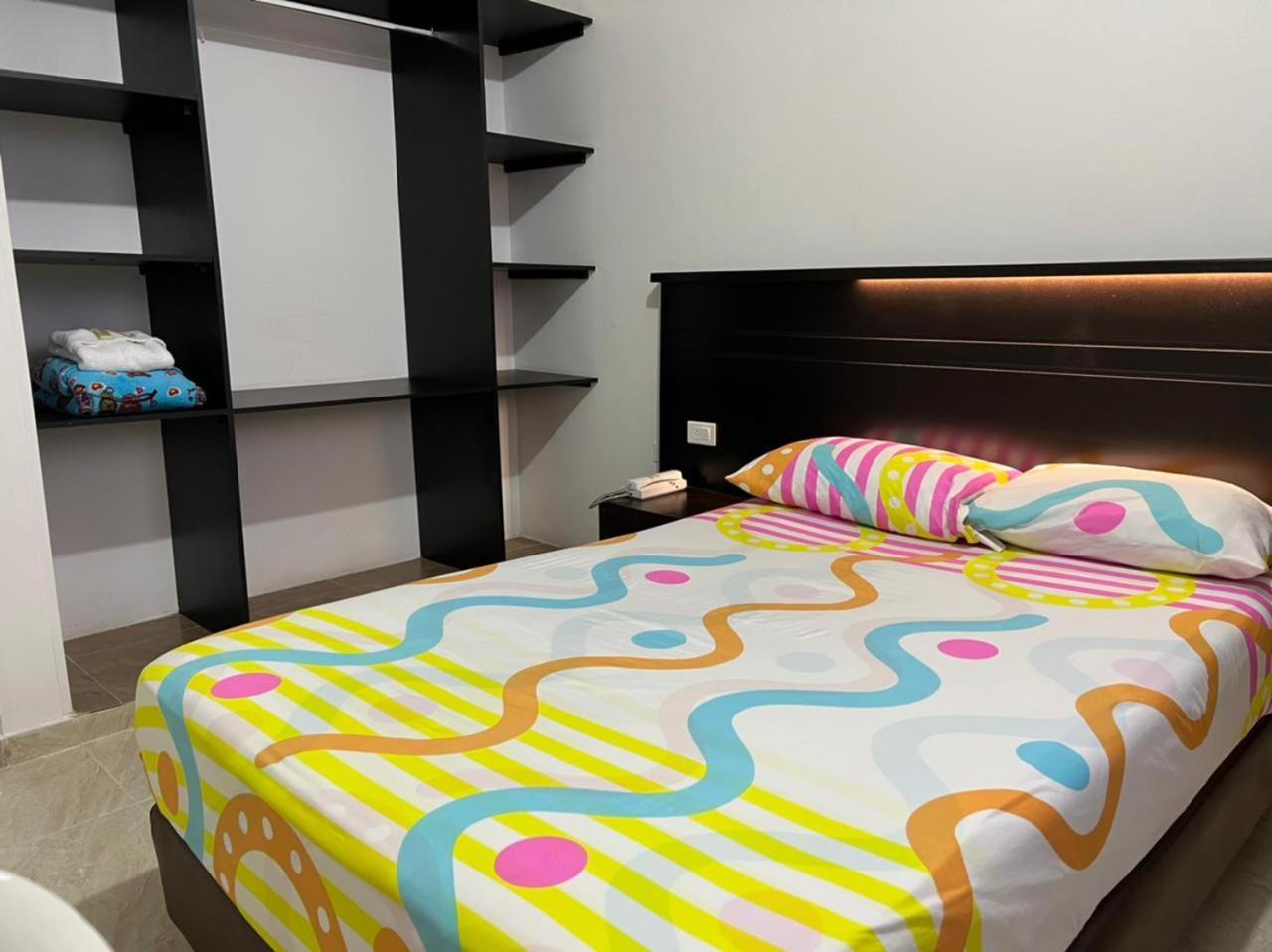 Hotel Marialu Ocaña المظهر الخارجي الصورة