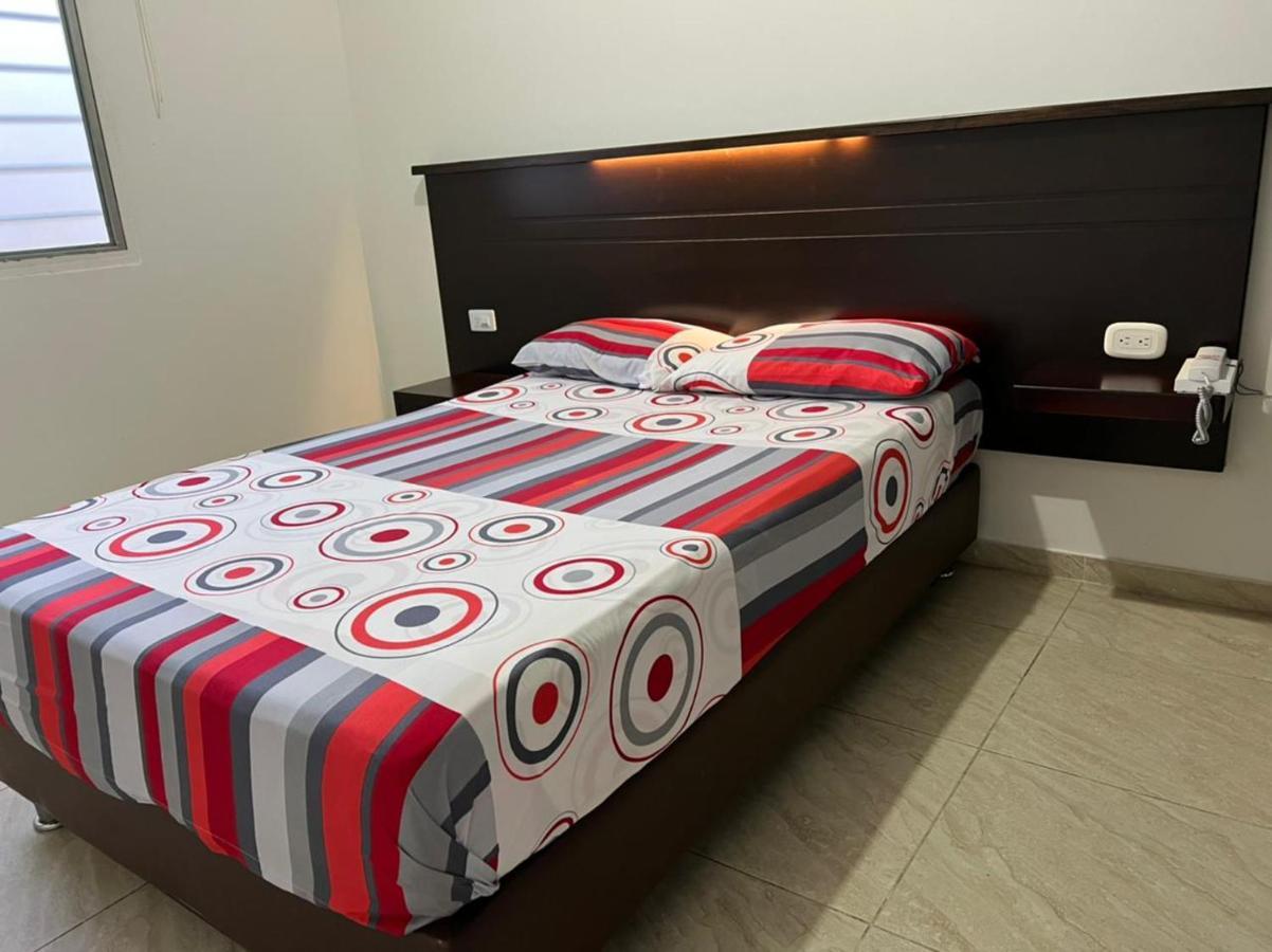 Hotel Marialu Ocaña المظهر الخارجي الصورة