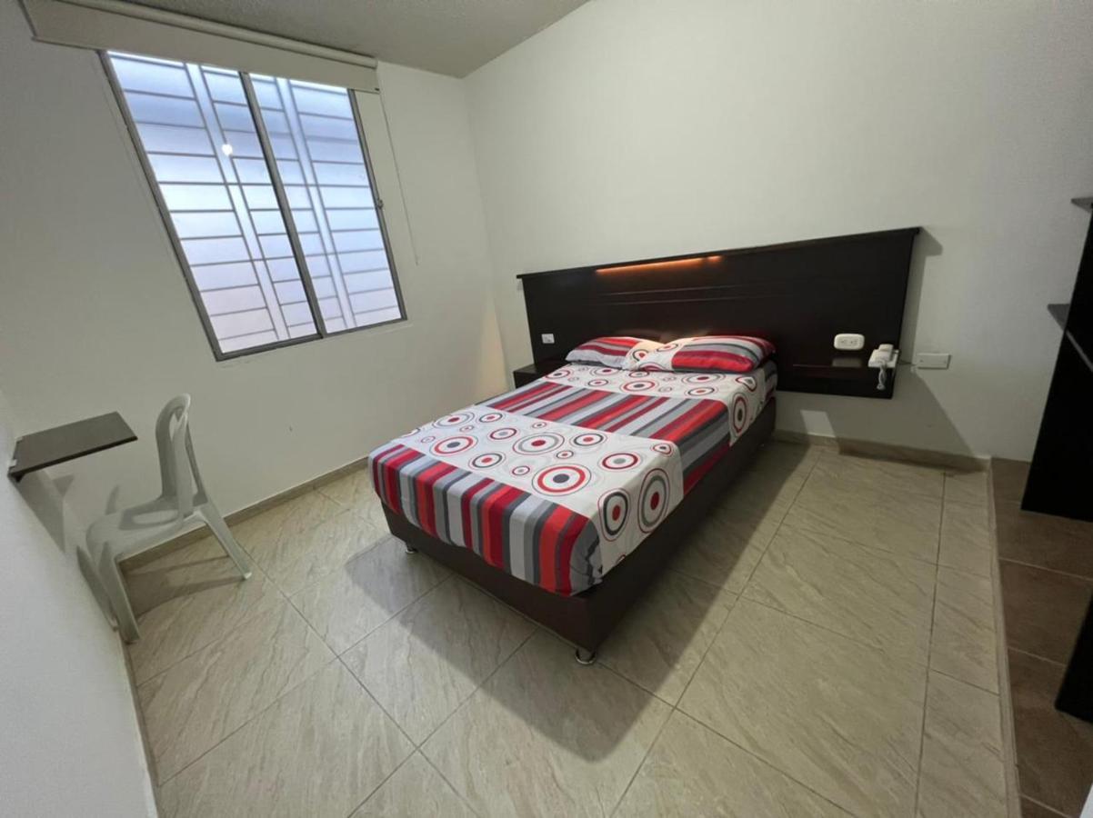 Hotel Marialu Ocaña المظهر الخارجي الصورة