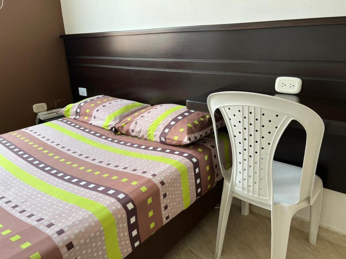 Hotel Marialu Ocaña المظهر الخارجي الصورة