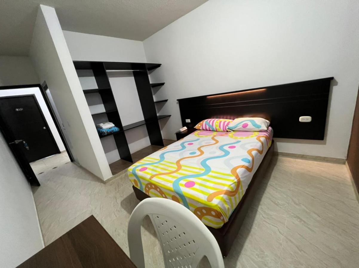 Hotel Marialu Ocaña المظهر الخارجي الصورة