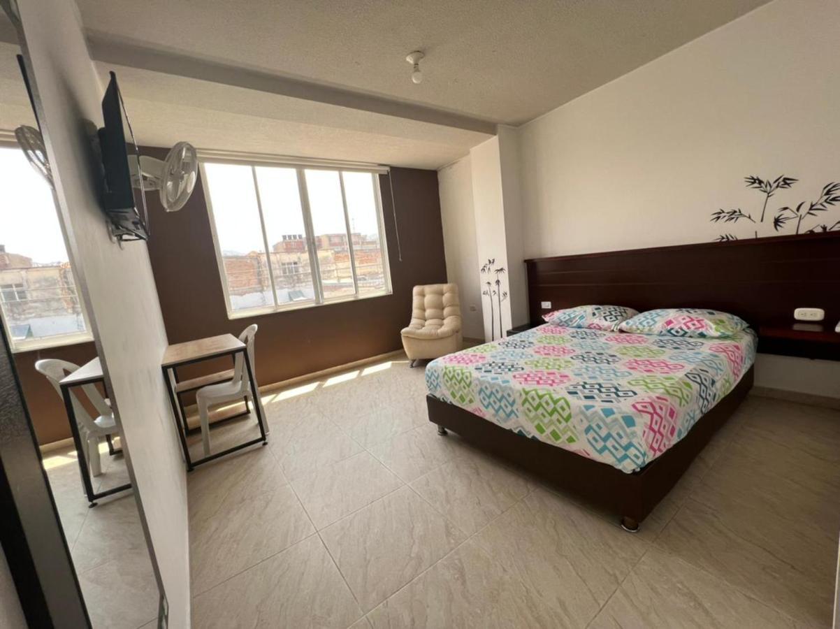 Hotel Marialu Ocaña المظهر الخارجي الصورة