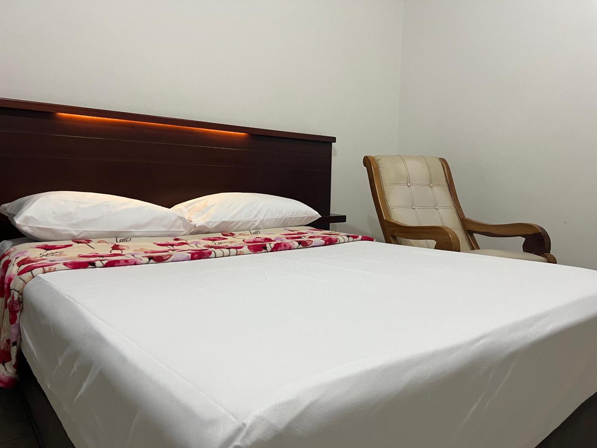 Hotel Marialu Ocaña المظهر الخارجي الصورة