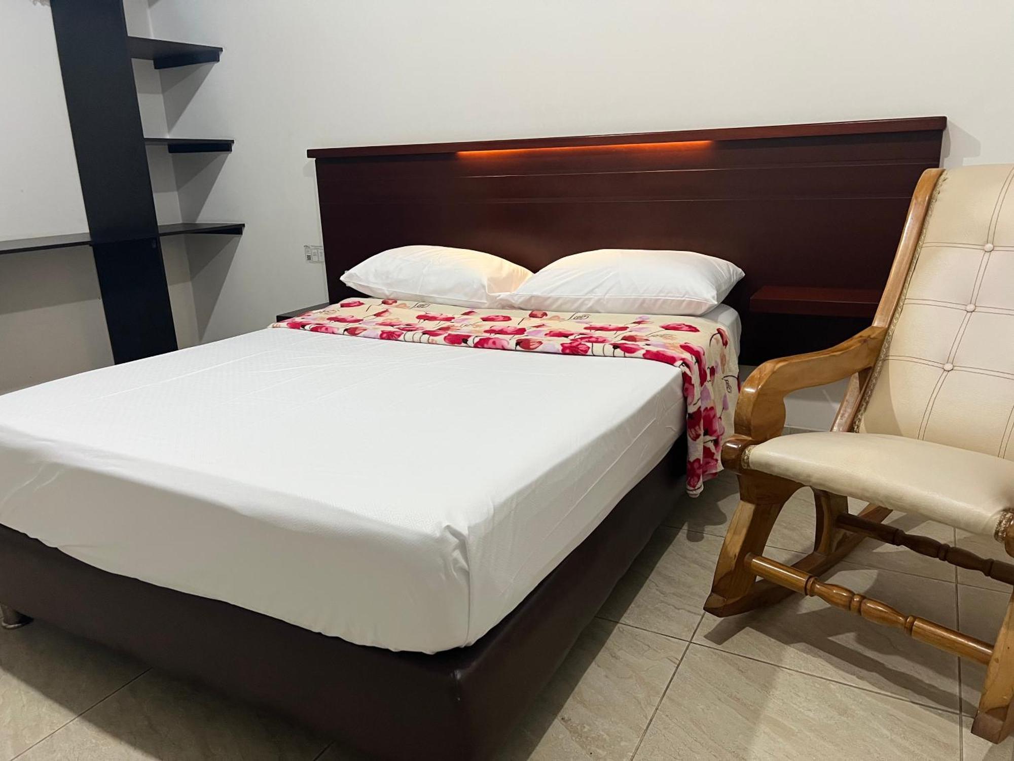 Hotel Marialu Ocaña المظهر الخارجي الصورة