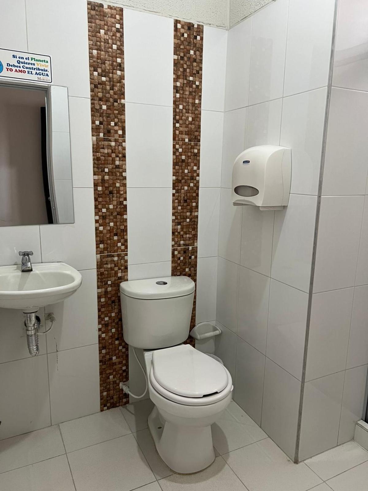 Hotel Marialu Ocaña المظهر الخارجي الصورة
